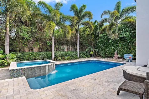 542 N Cypress Drive Tequesta FL 33469