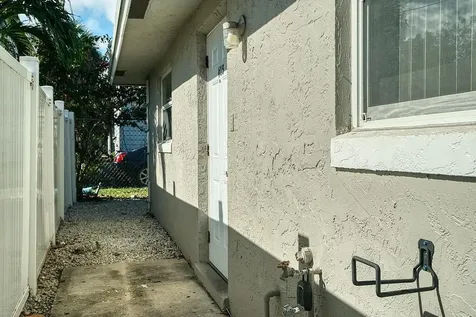 915 S N Street Lake Worth Beach FL 33460