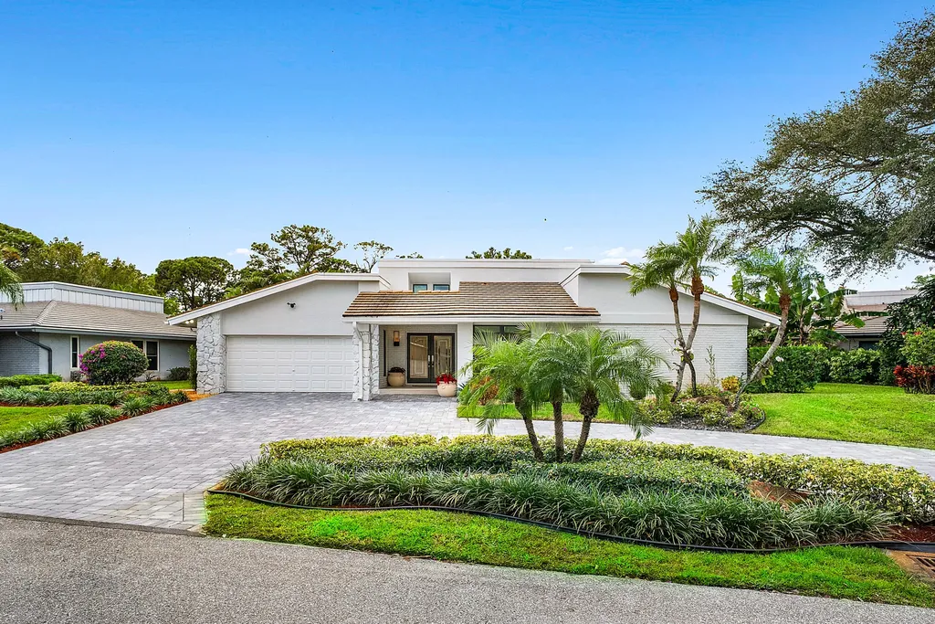 624 Lakewoode Circle Delray Beach FL 33445