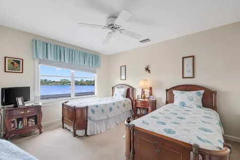 2097 Circle Place Drive Lake Worth FL 33462