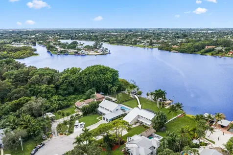 2097 Circle Place Drive Lake Worth FL 33462