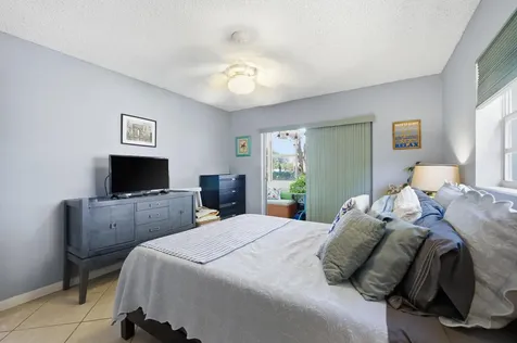 462 Normandy J Delray Beach FL 33484