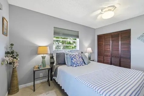 462 Normandy J Delray Beach FL 33484