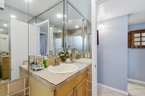 462 Normandy J Delray Beach FL 33484