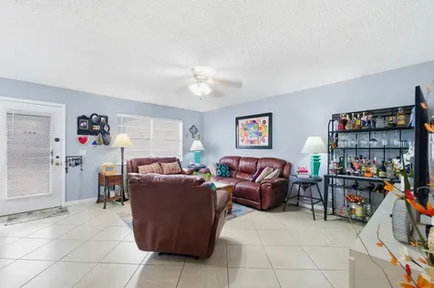 462 Normandy J Delray Beach FL 33484