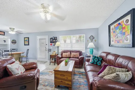 462 Normandy J Delray Beach FL 33484