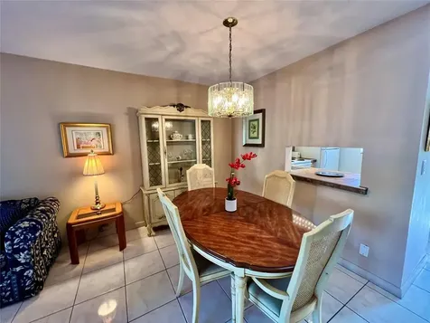 2800 NW 47th Terrace Lauderdale Lakes FL 33313