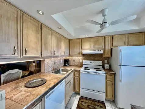 2800 NW 47th Terrace Lauderdale Lakes FL 33313