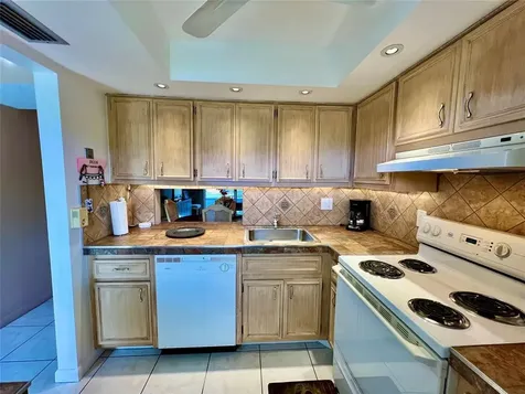 2800 NW 47th Terrace Lauderdale Lakes FL 33313