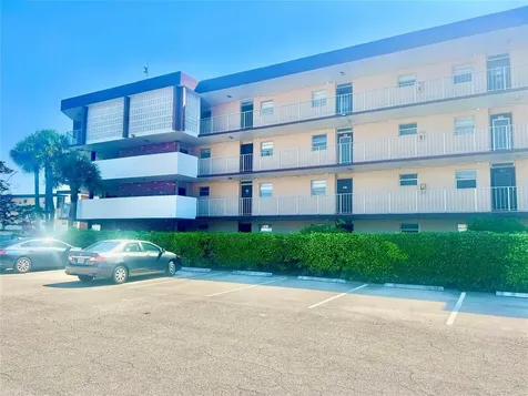 2800 NW 47th Terrace Lauderdale Lakes FL 33313