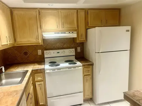 2800 NW 47th Terrace Lauderdale Lakes FL 33313
