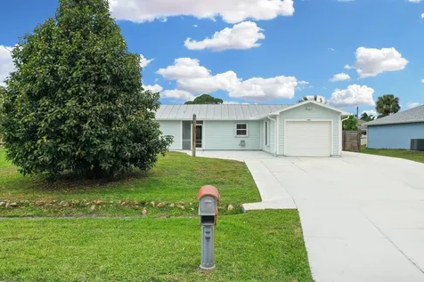 2486 Sw Waikiki Street Port Saint Lucie FL 34953