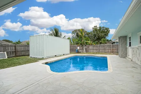 2486 Sw Waikiki Street Port Saint Lucie FL 34953