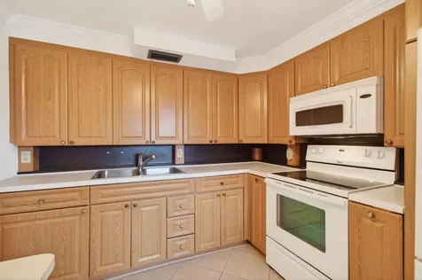 3007 Yarmouth A Boca Raton FL 33434