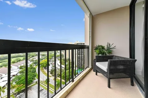 2425 Presidential Way West Palm Beach FL 33401