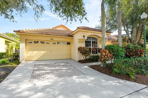 2100 Bonisle Circle Riviera Beach FL 33418