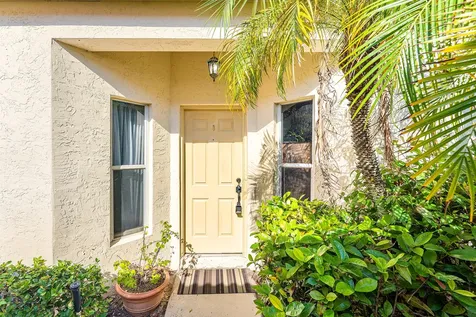 2100 Bonisle Circle Riviera Beach FL 33418