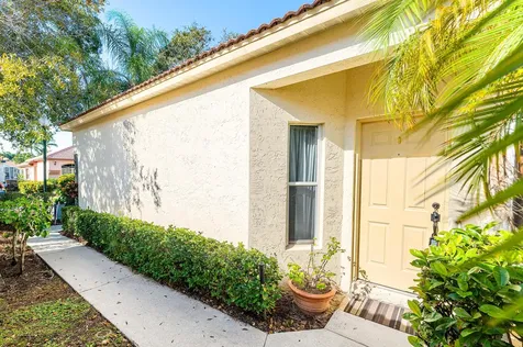 2100 Bonisle Circle Riviera Beach FL 33418