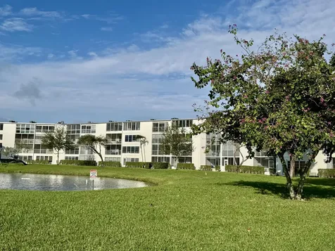 4053 Hythe C Boca Raton FL 33434