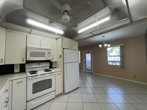 4053 Hythe C Boca Raton FL 33434