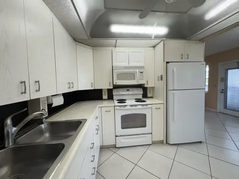 4053 Hythe C Boca Raton FL 33434
