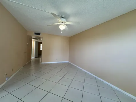 4053 Hythe C Boca Raton FL 33434