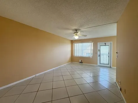 4053 Hythe C Boca Raton FL 33434
