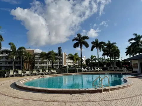 4053 Hythe C Boca Raton FL 33434