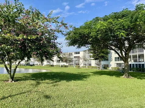 4053 Hythe C Boca Raton FL 33434