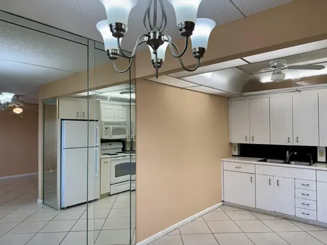 4053 Hythe C Boca Raton FL 33434
