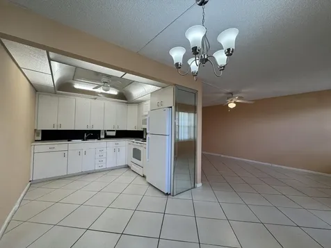 4053 Hythe C Boca Raton FL 33434