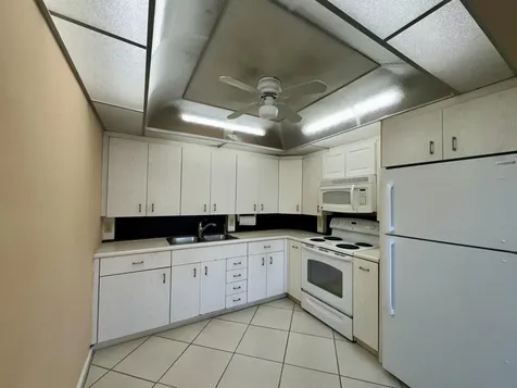 4053 Hythe C Boca Raton FL 33434