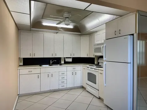 4053 Hythe C Boca Raton FL 33434
