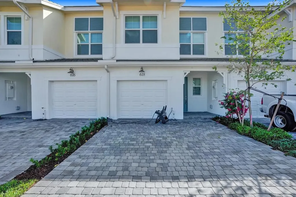 612 Parsons Way Deerfield Beach FL 33442