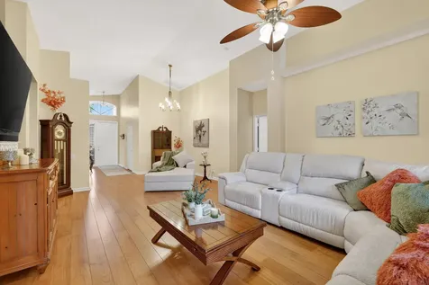 357 Nw Springview Loop Port Saint Lucie FL 34986