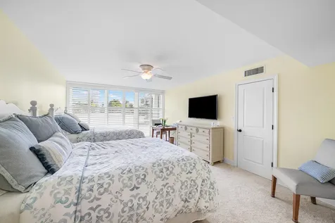 2784 S Ocean Boulevard Palm Beach FL 33480