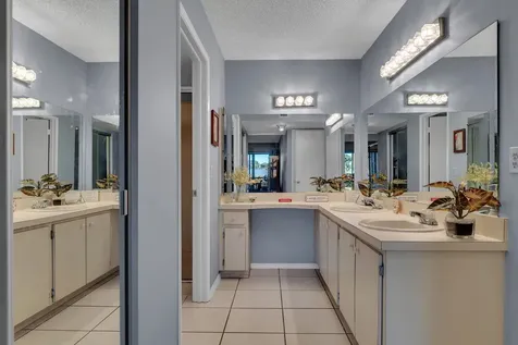 5650 Camino Del Sol Boca Raton FL 33433