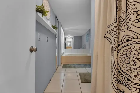 5650 Camino Del Sol Boca Raton FL 33433
