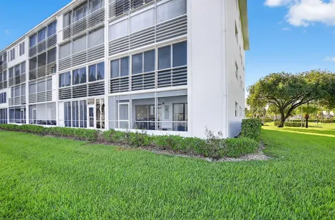 1090 Guildford Boca Raton FL 33434