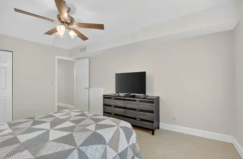 1090 Guildford Boca Raton FL 33434
