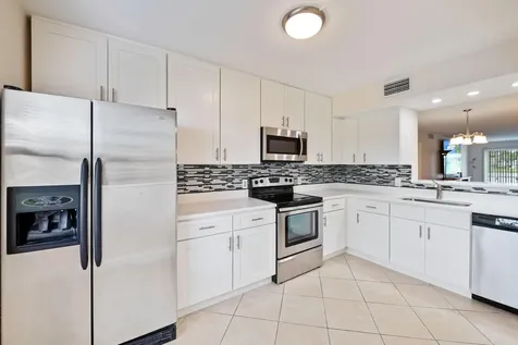 1090 Guildford Boca Raton FL 33434