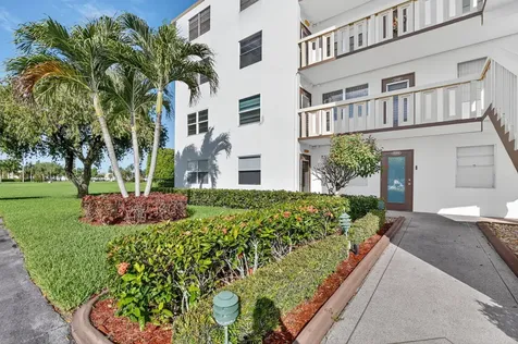 1090 Guildford Boca Raton FL 33434