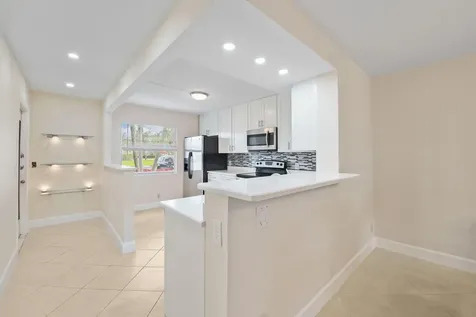 1090 Guildford Boca Raton FL 33434