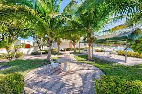 3990 Nw 42nd Avenue Lauderdale Lakes FL 33319