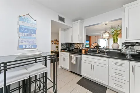 3990 Nw 42nd Avenue Lauderdale Lakes FL 33319