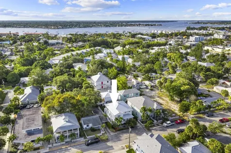 516 Sw Camden Avenue Stuart FL 34994