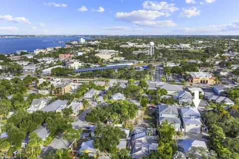 516 Sw Camden Avenue Stuart FL 34994