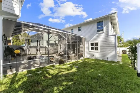 516 Sw Camden Avenue Stuart FL 34994