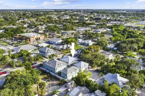 516 Sw Camden Avenue Stuart FL 34994
