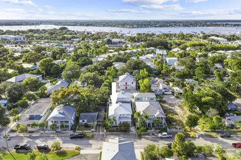 516 Sw Camden Avenue Stuart FL 34994
